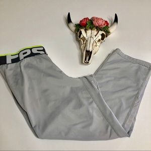 Tesla | Capri cropped leggings